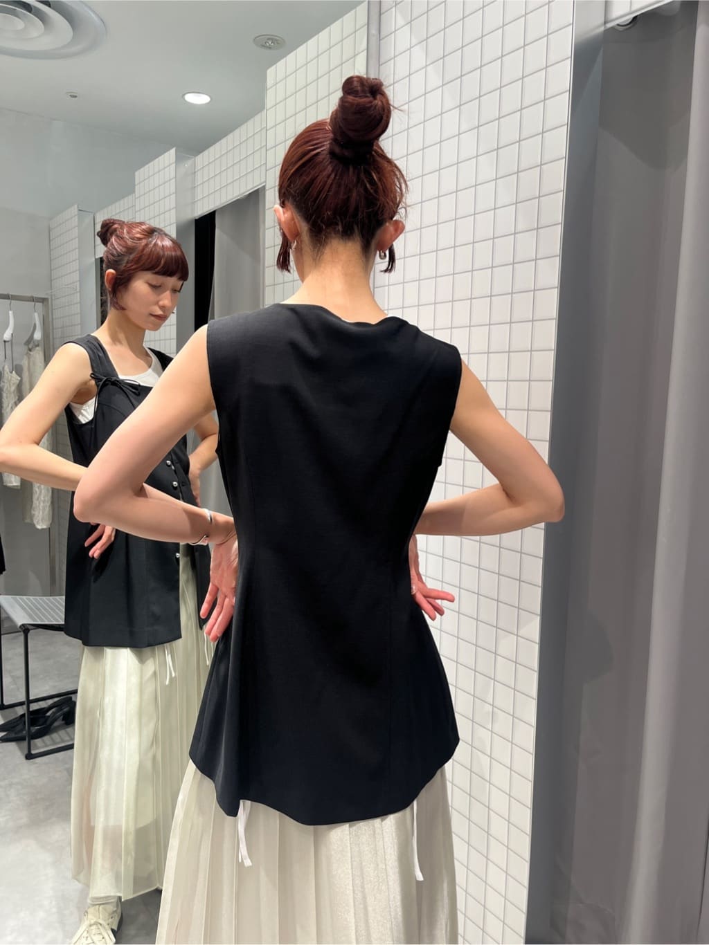 Rielさんの「CODE A｜shiny sheer pleated skirt」を使ったコーディネート