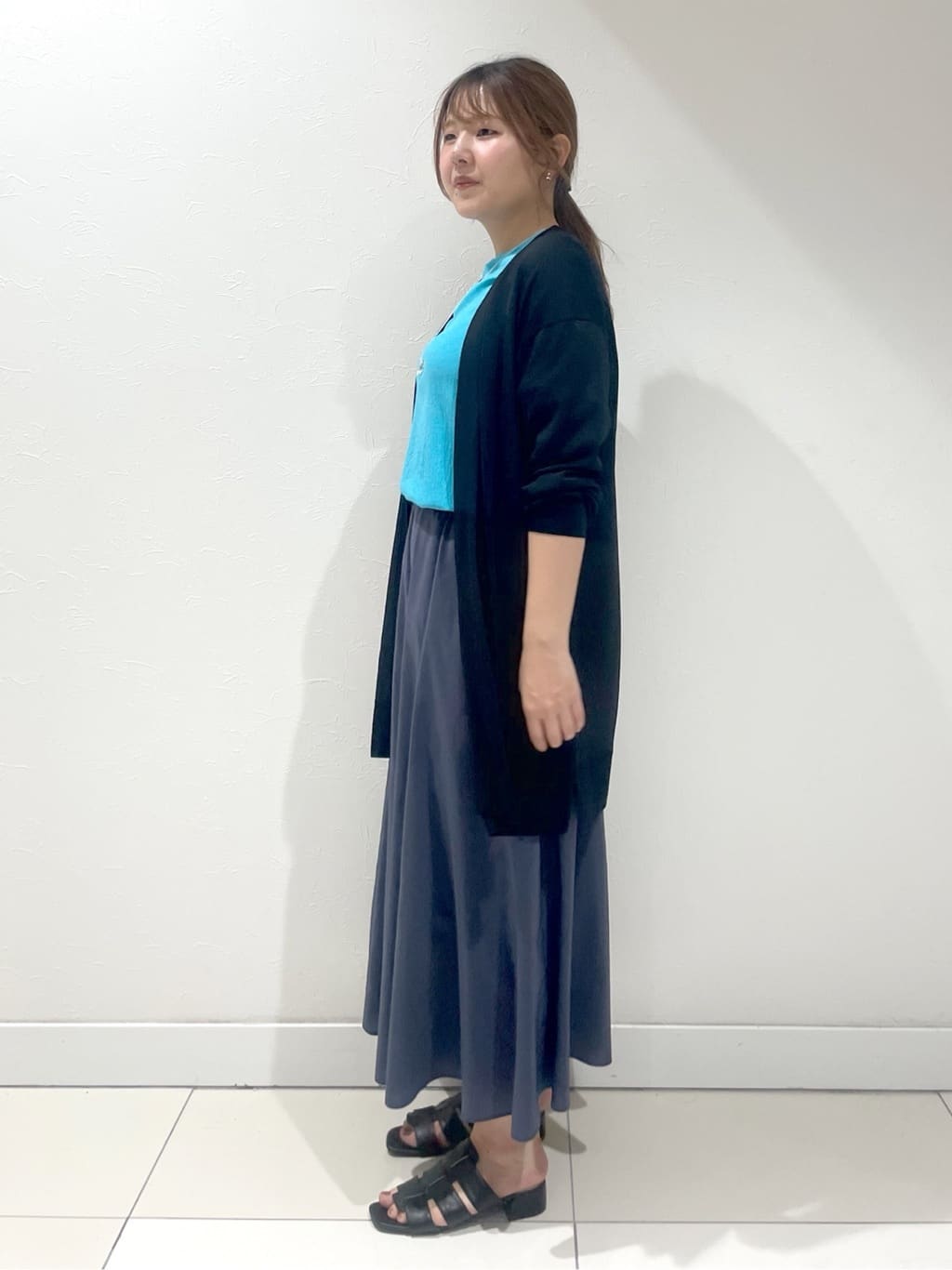 YUUKIさんの「INDIVI｜◆【洗える／肌触り◎】ミニマムデザイン ニットカーディガン」を使ったコーディネート