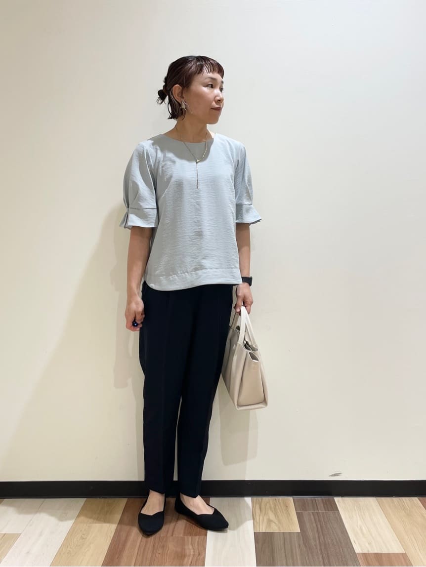 しーさんさんの「OPAQUE.CLIP｜《8色展開／XS-LLサイズ》タックパフスリーブブラウス【洗濯機洗い可／吸水速乾／防シワ／抗ピル】」を使ったコーディネート