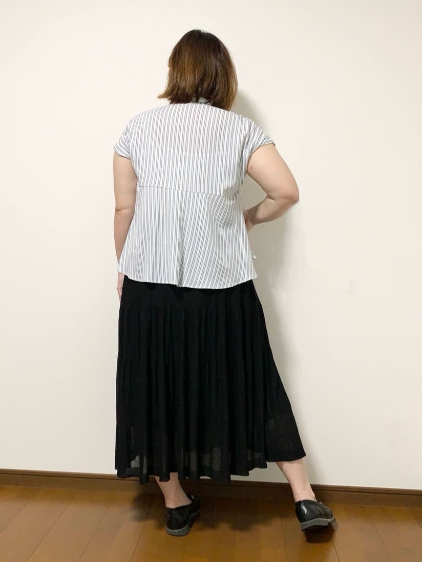 みいちゃんさんの「grove｜【冷感】サマーハイパーストレッチテーパードパンツ」を使ったコーディネート