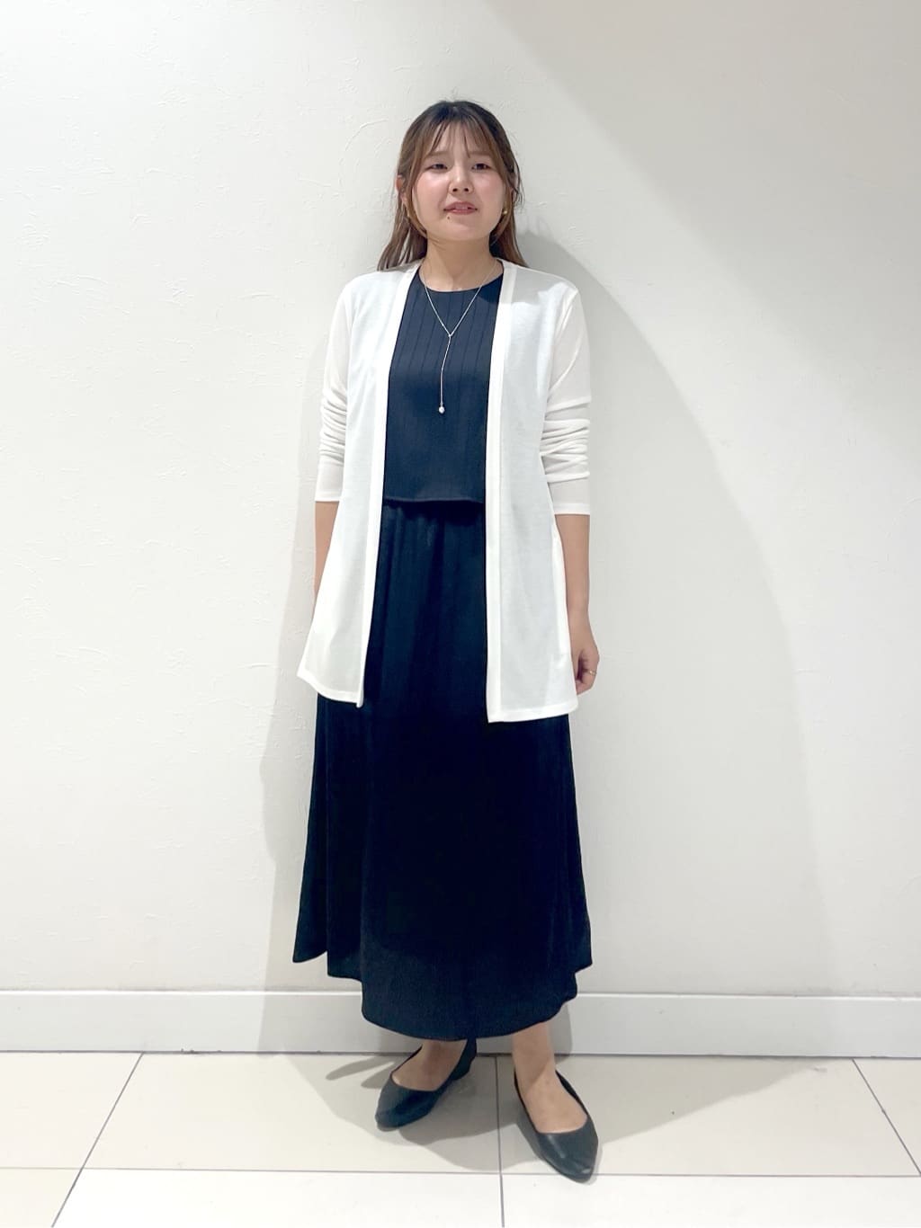 YUUKIさんの「INDIVI｜◆【洗える／UVケア／セット見え】ストライプ柄サテンワンピース」を使ったコーディネート