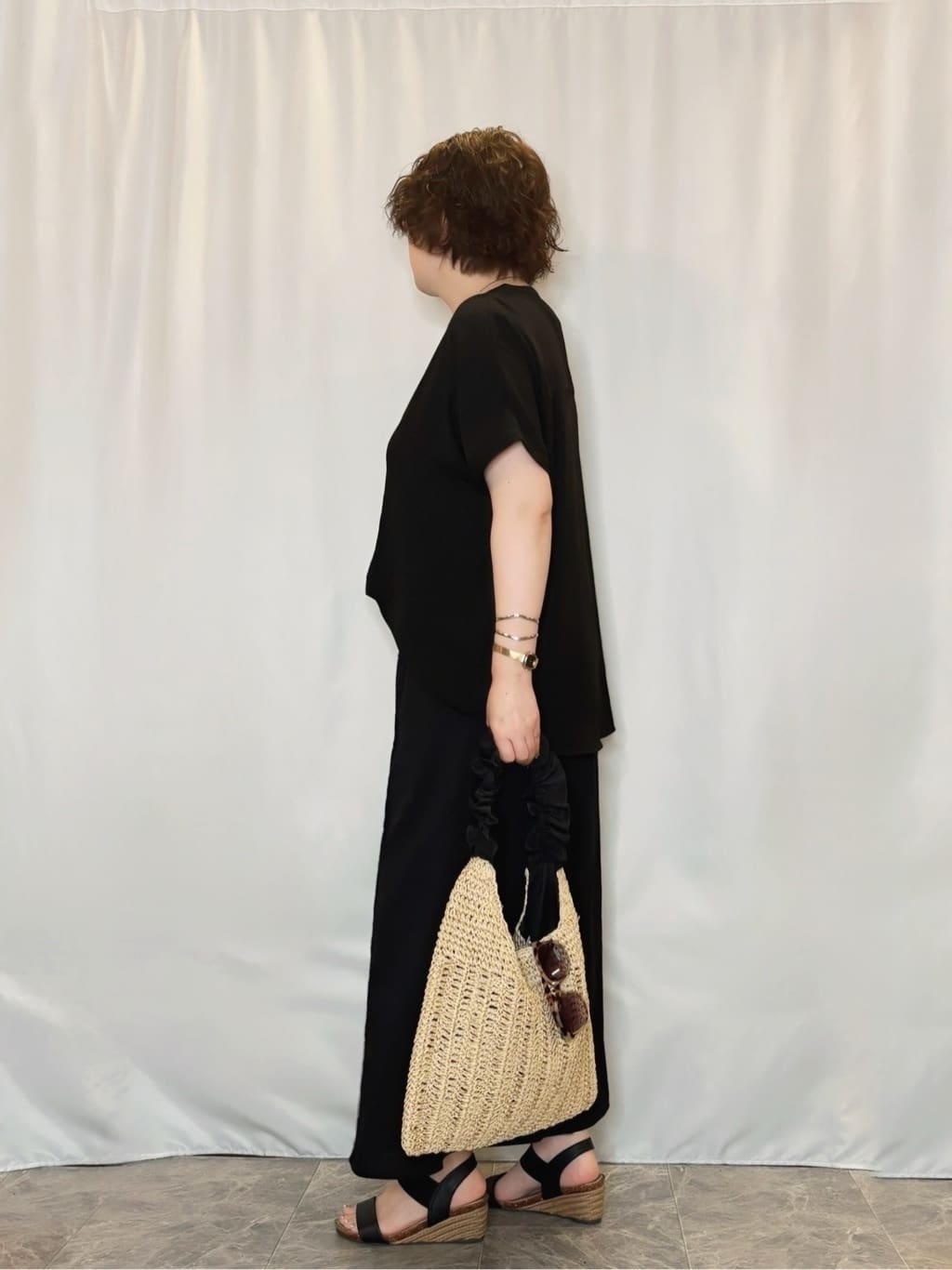 たみさんの「SHOO･LA･RUE｜【S-LL/ひんやり】さらっとタッチできれい見え ピンタックスカーチョ」を使ったコーディネート