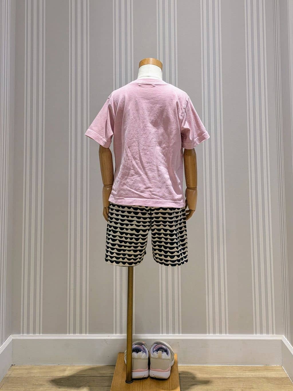 Yoshidaさんの「Dessin｜」を使ったコーディネート