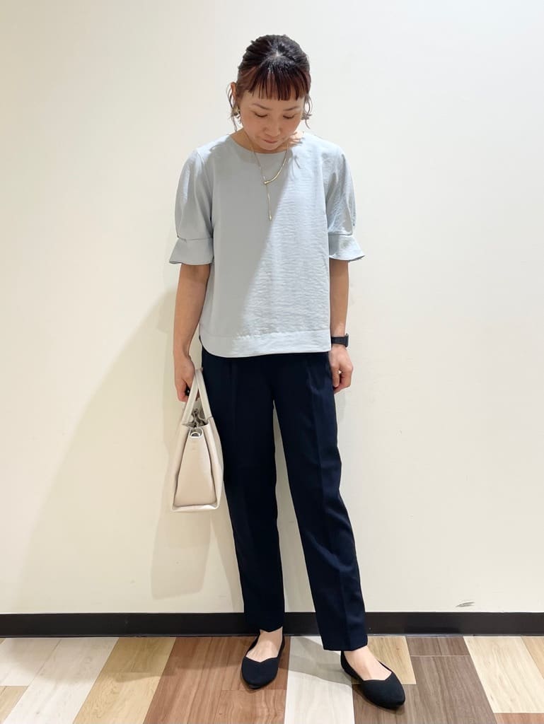 しーさんさんの「OPAQUE.CLIP｜《8色展開／XS-LLサイズ》タックパフスリーブブラウス【洗濯機洗い可／吸水速乾／防シワ／抗ピル】」を使ったコーディネート