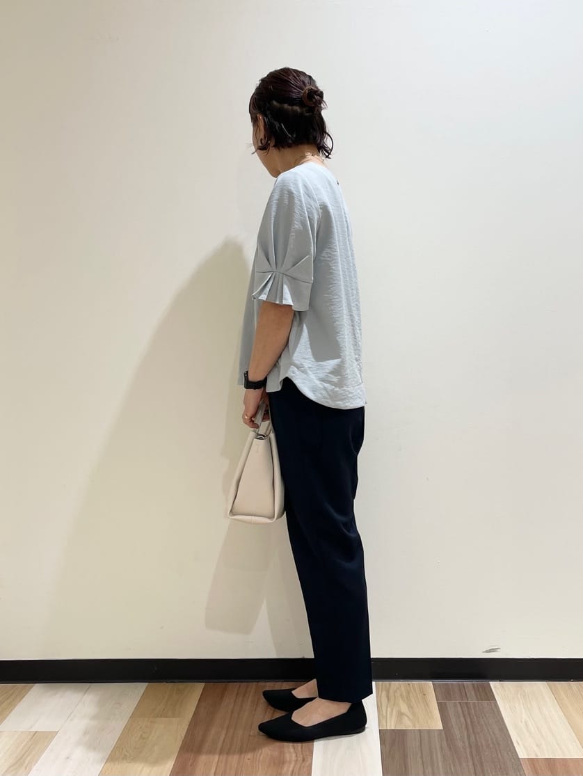 しーさんさんの「OPAQUE.CLIP｜《8色展開／XS-LLサイズ》タックパフスリーブブラウス【洗濯機洗い可／吸水速乾／防シワ／抗ピル】」を使ったコーディネート