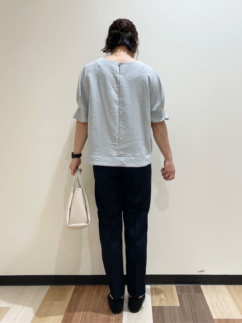 しーさんさんの「OPAQUE.CLIP｜《8色展開／XS-LLサイズ》タックパフスリーブブラウス【洗濯機洗い可／吸水速乾／防シワ／抗ピル】」を使ったコーディネート