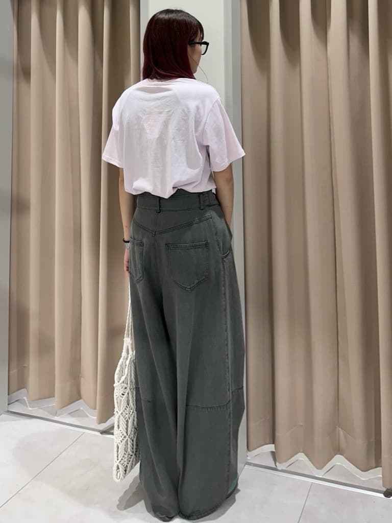 cottonさんの「THE SHOP TK｜フォトアソートTシャツ【接触冷感/UV/毛玉になりにくい/洗濯機OK】」を使ったコーディネート