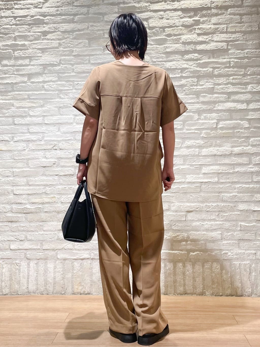 シゲリさんの「OPAQUE.CLIP｜《5色展開／SS-LLサイズ》スキッパー金ボタンブラウス／セットアップ対応【防シワ／ストレッチ／洗濯」を使ったコーディネート