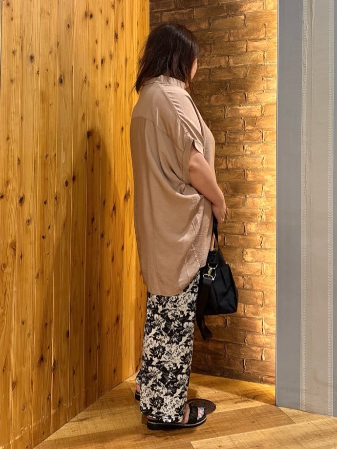 ゆかぴさんの「SHOO･LA･RUE｜【ひんやり】すっきりきれいに体型カバー コクーンシルエットワンピース」を使ったコーディネート