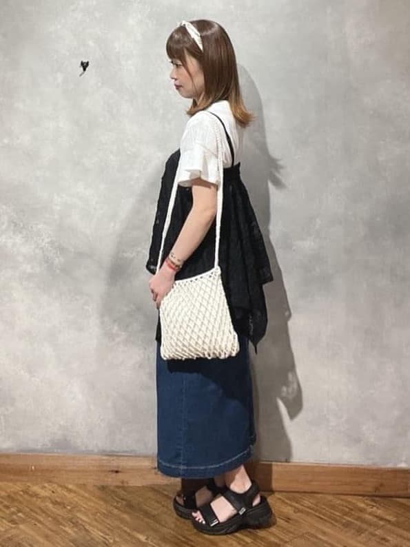 shellさんの「SHOO･LA･RUE｜【2WAY】スカートにもなる イレヘム レースビスチェ」を使ったコーディネート