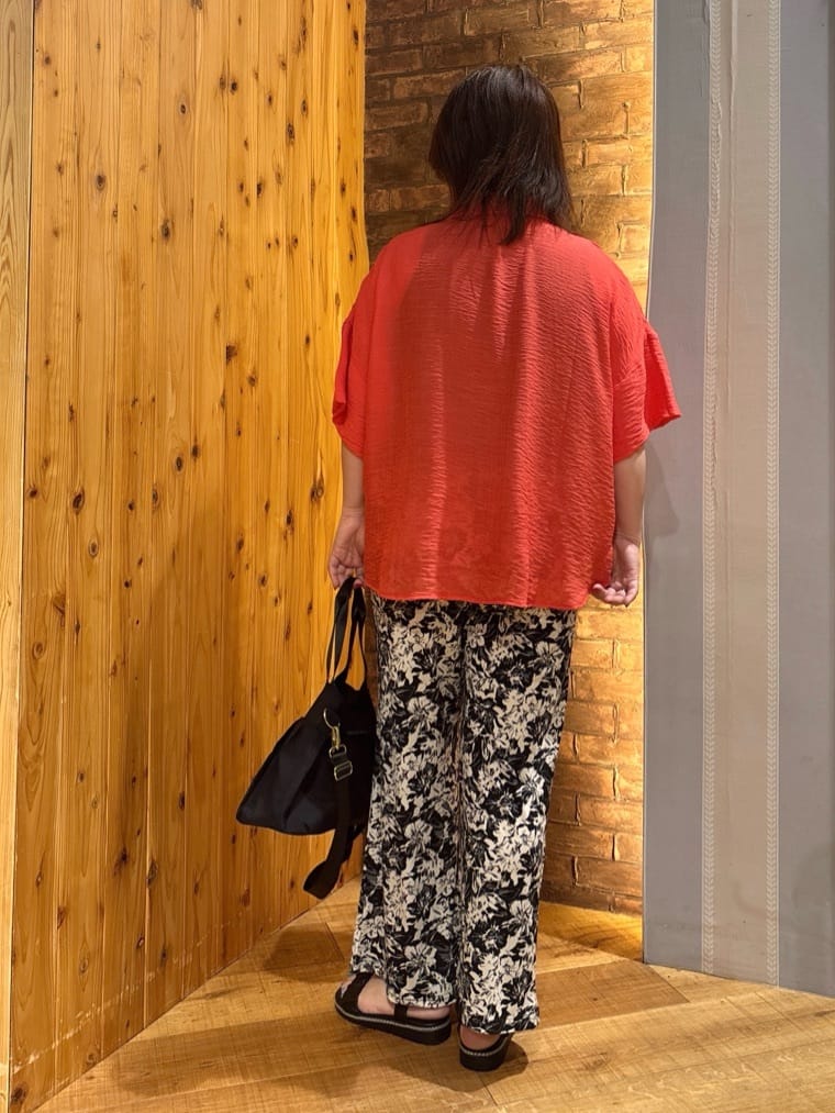 ゆかぴさんの「SHOO･LA･RUE｜◆【洗える/S-LL】色違いで揃えたい テレコリブタンクトップ」を使ったコーディネート