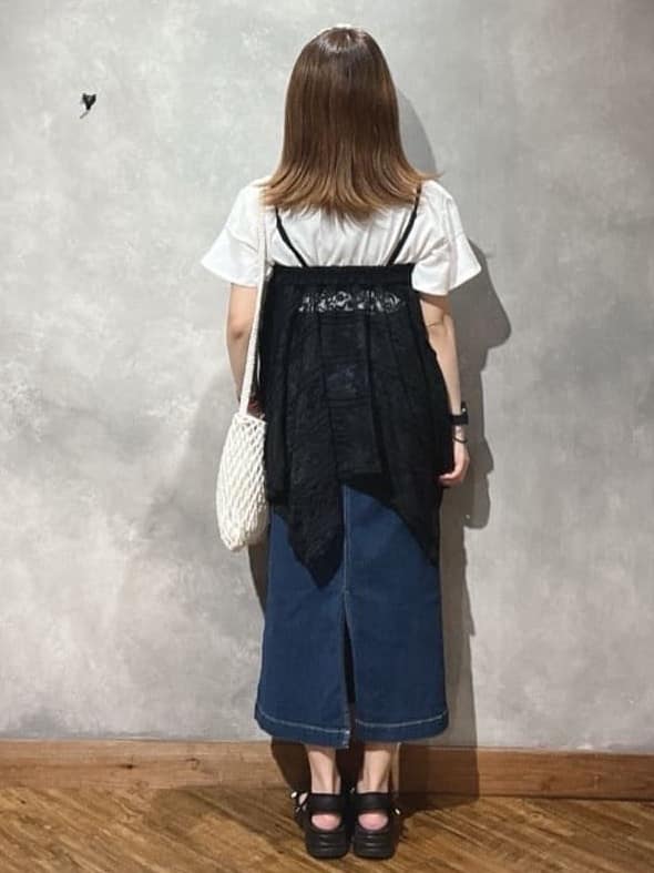 shellさんの「SHOO･LA･RUE｜【2WAY】スカートにもなる イレヘム レースビスチェ」を使ったコーディネート