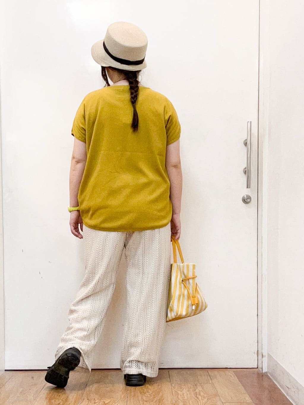 haruさんの「SHOO･LA･RUE｜【S-LL】ブラウス見えする 軽やかな着心地の しぼしぼトップス」を使ったコーディネート