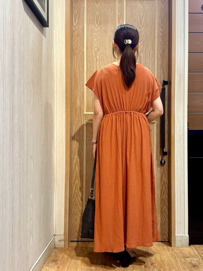 KAORIさんの「SHOO･LA･RUE｜【前後2WAY】さらりと大人上品に 楊柳フレンチワンピース」を使ったコーディネート