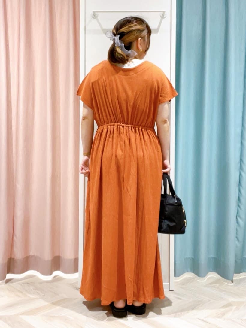 kitaさんの「SHOO･LA･RUE｜【前後2WAY】さらりと大人上品に 楊柳フレンチワンピース」を使ったコーディネート