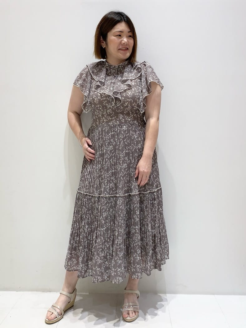 みいちゃんさんの「grove｜軽やかに羽織れて、きちんと見え ハーフスリーブテーラードジャケット」を使ったコーディネート