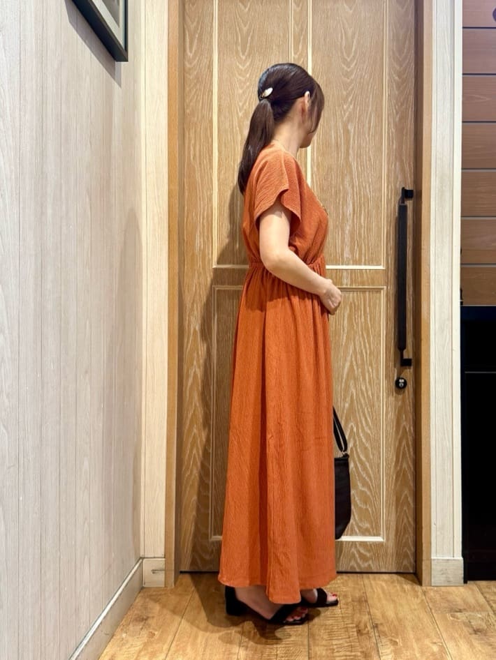 KAORIさんの「SHOO･LA･RUE｜【前後2WAY】さらりと大人上品に 楊柳フレンチワンピース」を使ったコーディネート