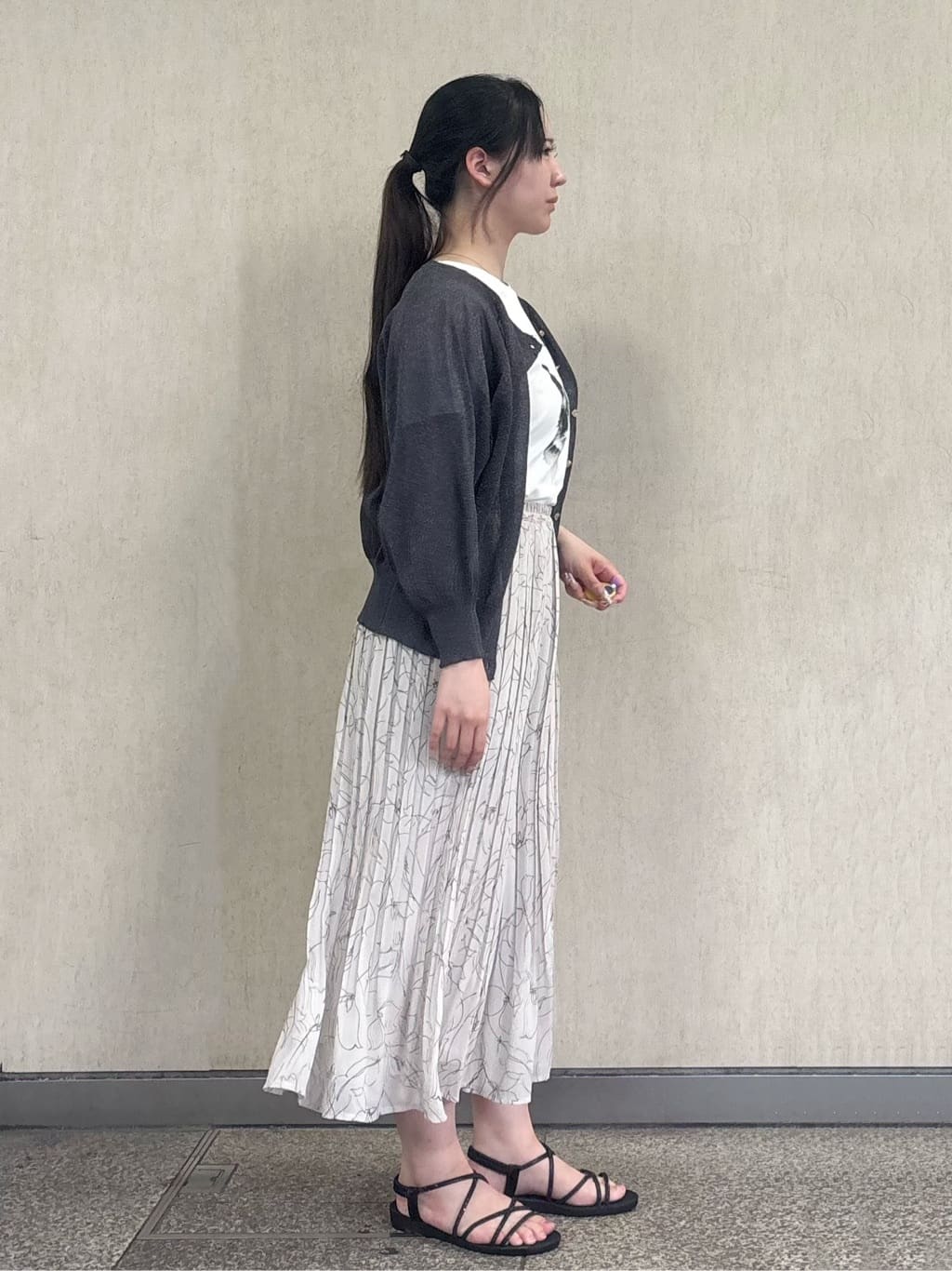ささんの「OPAQUE.CLIP｜《新色追加》着丈が選べる！プリーツフレアスカート【イージーケア／防シワ／洗濯機洗い可】」を使ったコーディネート