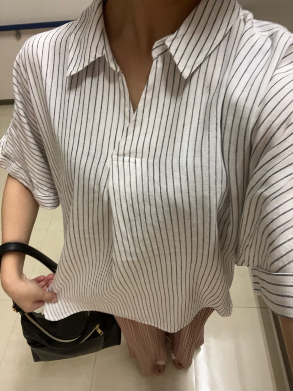 あもさんの「SHOO･LA･RUE｜【S-LL/UV/接触冷感/抗菌防臭】体型を自然にカバー フレンチリネンブレンド襟付ドルマンシャツ」を使ったコーディネート