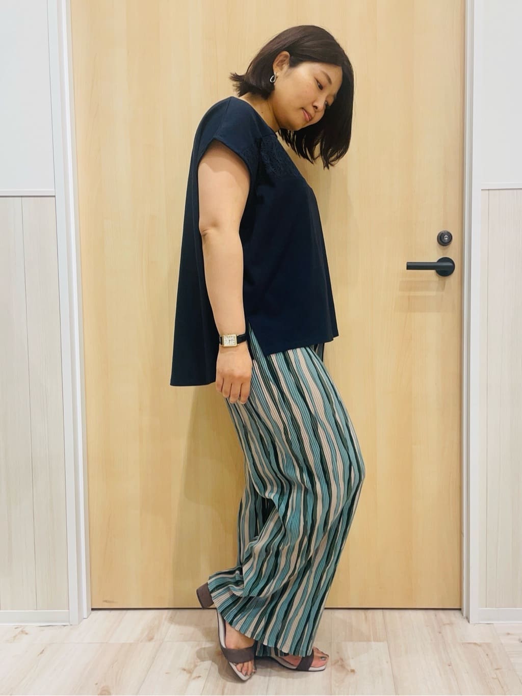 すーさんの「SHOO･LA･RUE｜【洗える/S-LL/体型カバー】レース使いが華やか フレンチスリーブコットンTシャツ」を使ったコーディネート