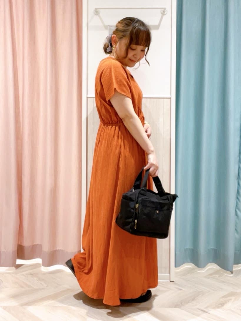 kitaさんの「SHOO･LA･RUE｜【前後2WAY】さらりと大人上品に 楊柳フレンチワンピース」を使ったコーディネート