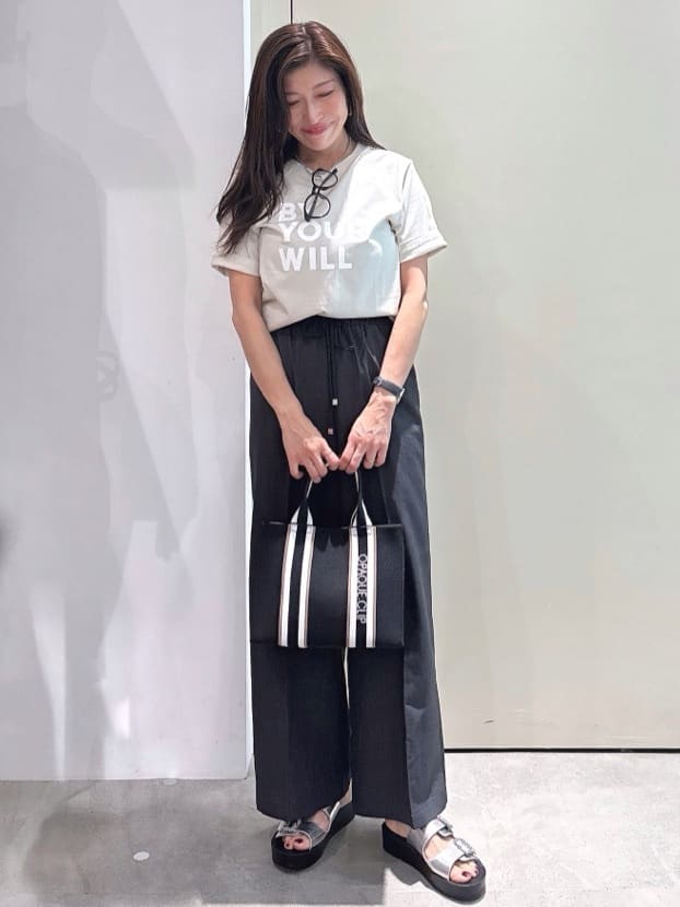 M. さんの「OPAQUE.CLIP｜ウエストサテン使いイージーワイドパンツ【洗濯機洗い可】」を使ったコーディネート