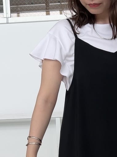 shionさんの「SHOO･LA･RUE｜【汗ジミ防止/ひんやり/UV】フリルスリーブTシャツ」を使ったコーディネート