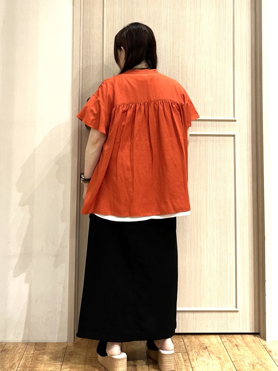kanaさんの「SHOO･LA･RUE｜【洗える/S-LL/体型カバー】レース使いが華やか フレンチスリーブコットンTシャツ」を使ったコーディネート