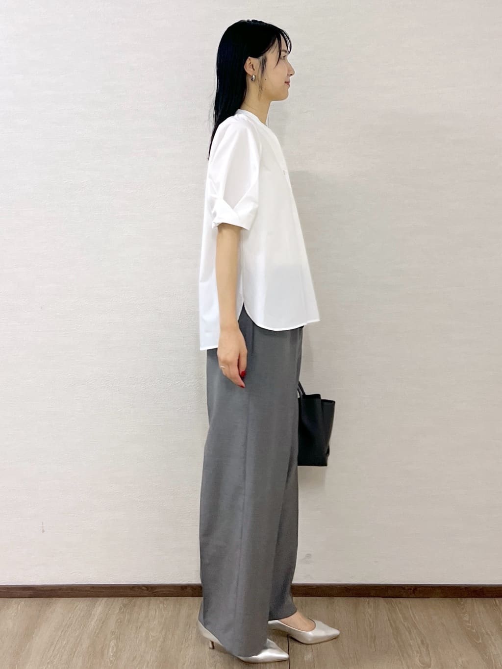 sachikoさんの「OPAQUE.CLIP｜ウエストサテン使いイージーワイドパンツ【洗濯機洗い可】」を使ったコーディネート