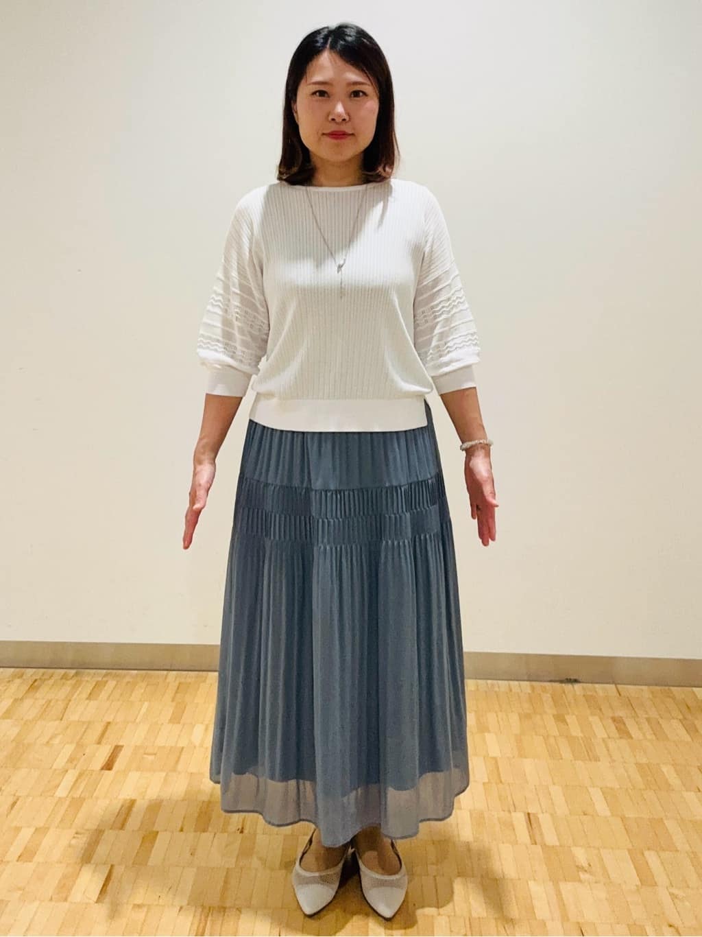 haseさんの「Reflect｜◆【WEB先行カラーあり】オフボディプルオーバーニット」を使ったコーディネート