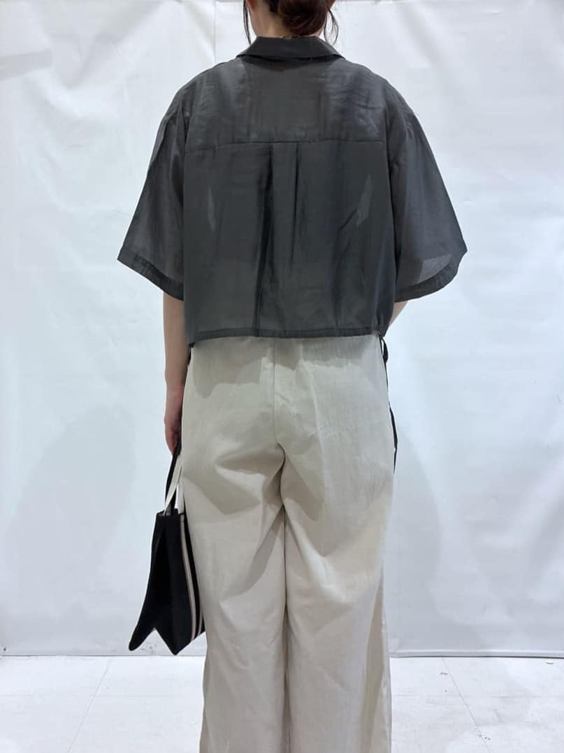 komaさんの「OPAQUE.CLIP｜◆裾ドロストシアーショートシャツ【洗濯機洗い可】」を使ったコーディネート