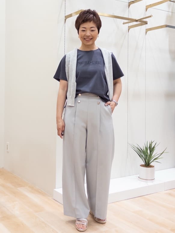 シュウコさんの「grove｜【雑誌掲載】洗えるシアーカーディガン」を使ったコーディネート