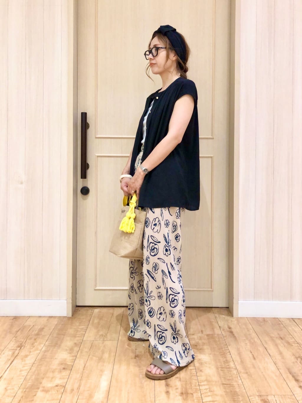 YOUさんの「SHOO･LA･RUE｜【S-LL/洗濯後しわになりにくい】上品にきれい見え スラブギャザーブラウス」を使ったコーディネート