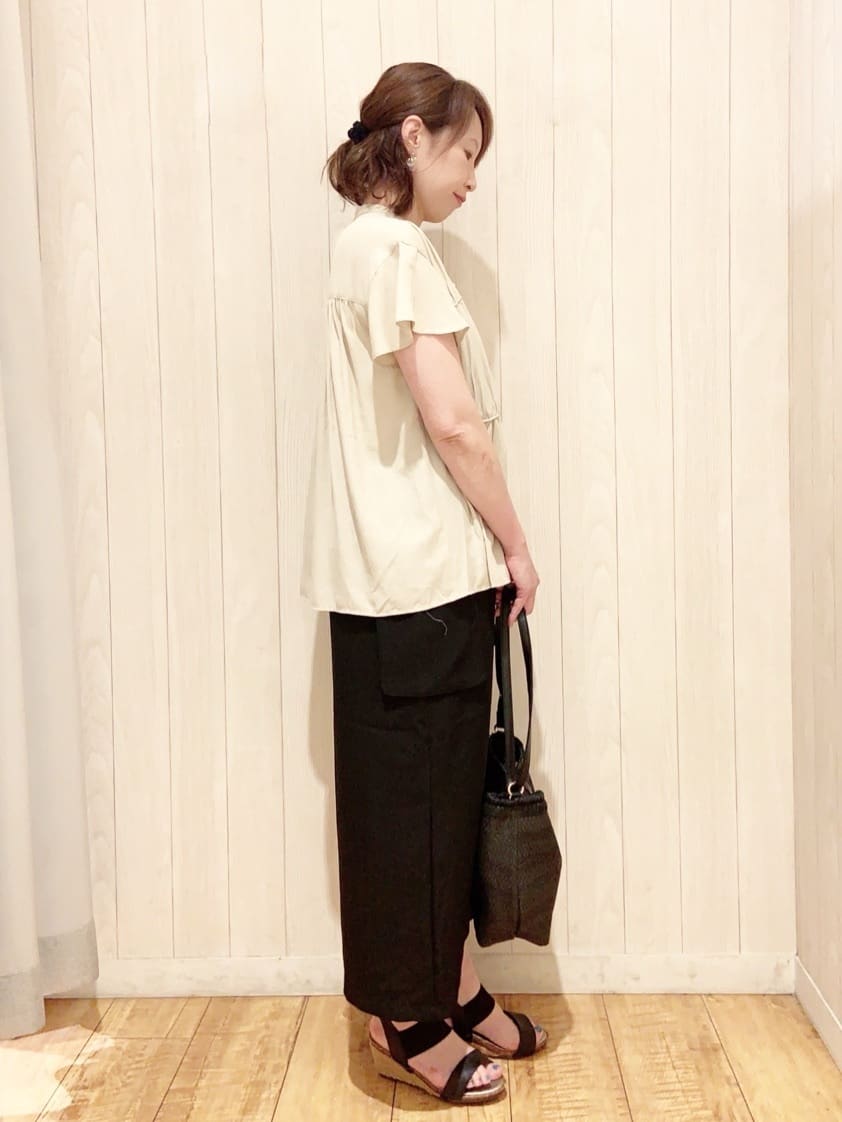 あいこさんの「SHOO･LA･RUE｜【S-LL】大人のきれいめカジュアルに 麻調カーゴナロースカート」を使ったコーディネート