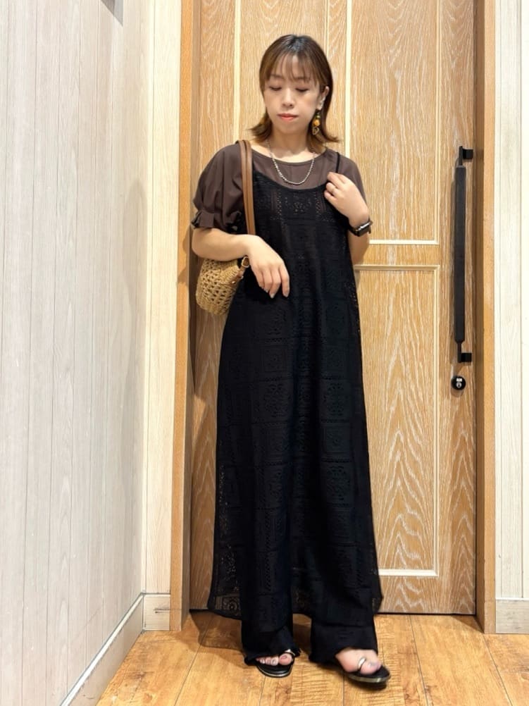 meiさんの「SHOO･LA･RUE｜【S-LL/UV/プチプラ】お袖タックで好印象 デザインTシャツ」を使ったコーディネート