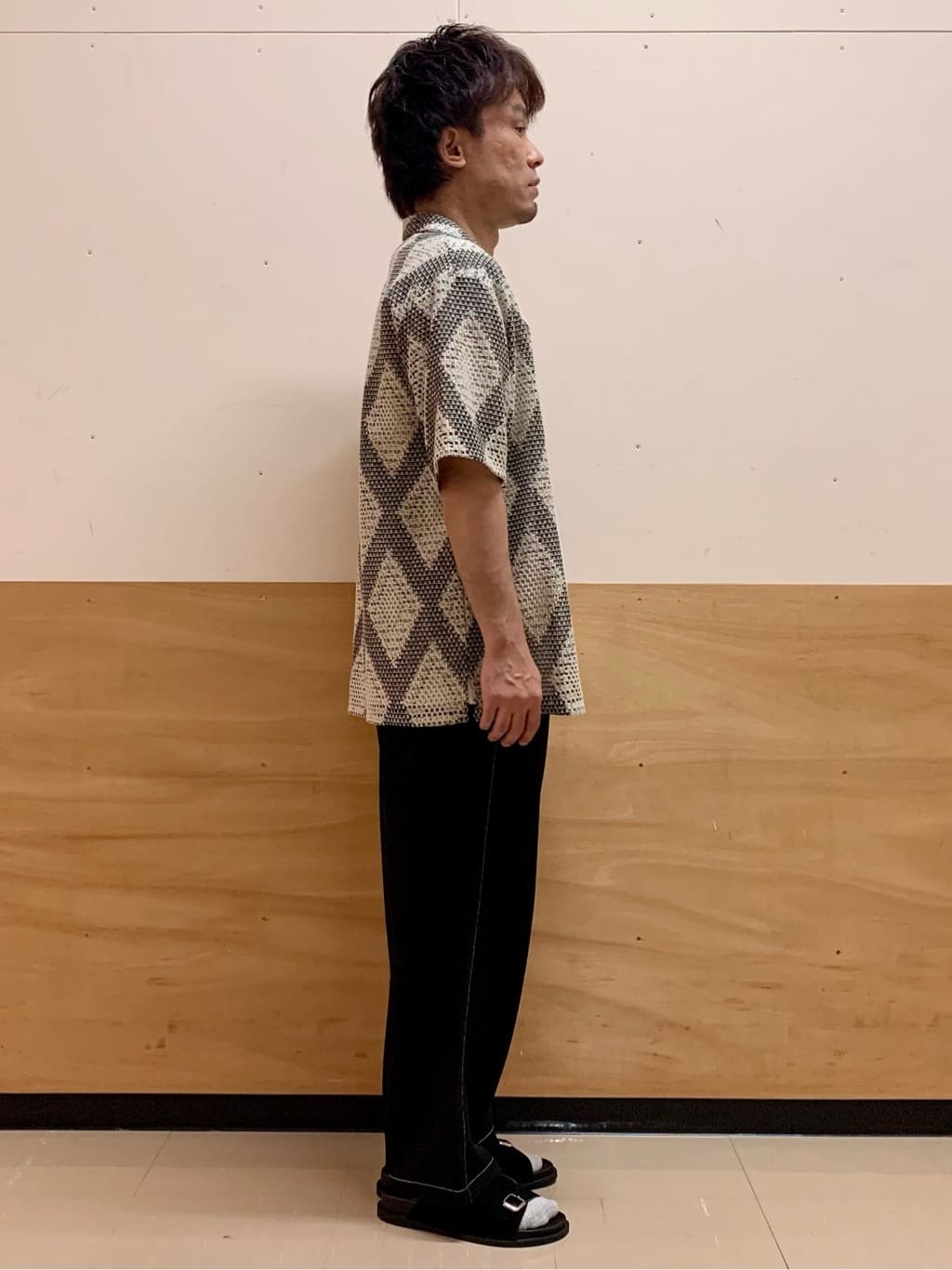 MATUさんの「THE SHOP TK｜ダイヤ柄プリント半袖シャツ【洗濯機OK/オーバーサイズ】」を使ったコーディネート