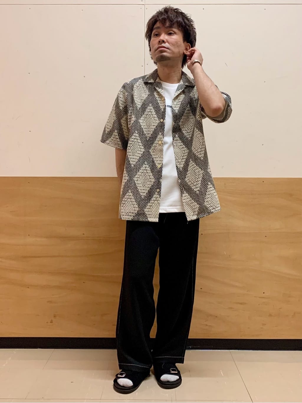 MATUさんの「THE SHOP TK｜ダイヤ柄プリント半袖シャツ【洗濯機OK/オーバーサイズ】」を使ったコーディネート