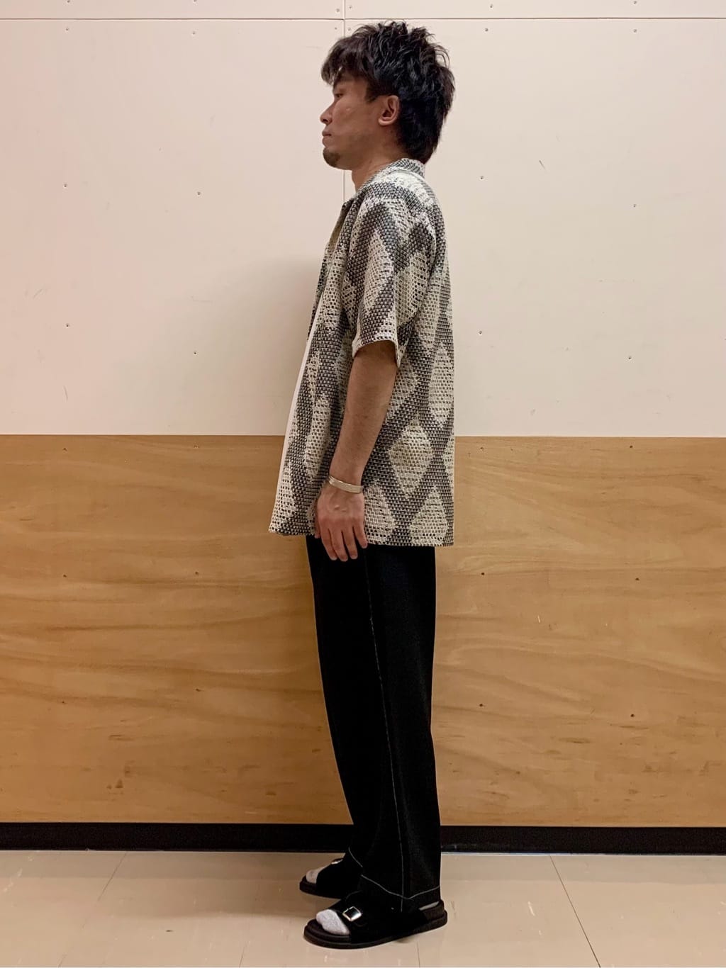MATUさんの「THE SHOP TK｜ダイヤ柄プリント半袖シャツ【洗濯機OK/オーバーサイズ】」を使ったコーディネート