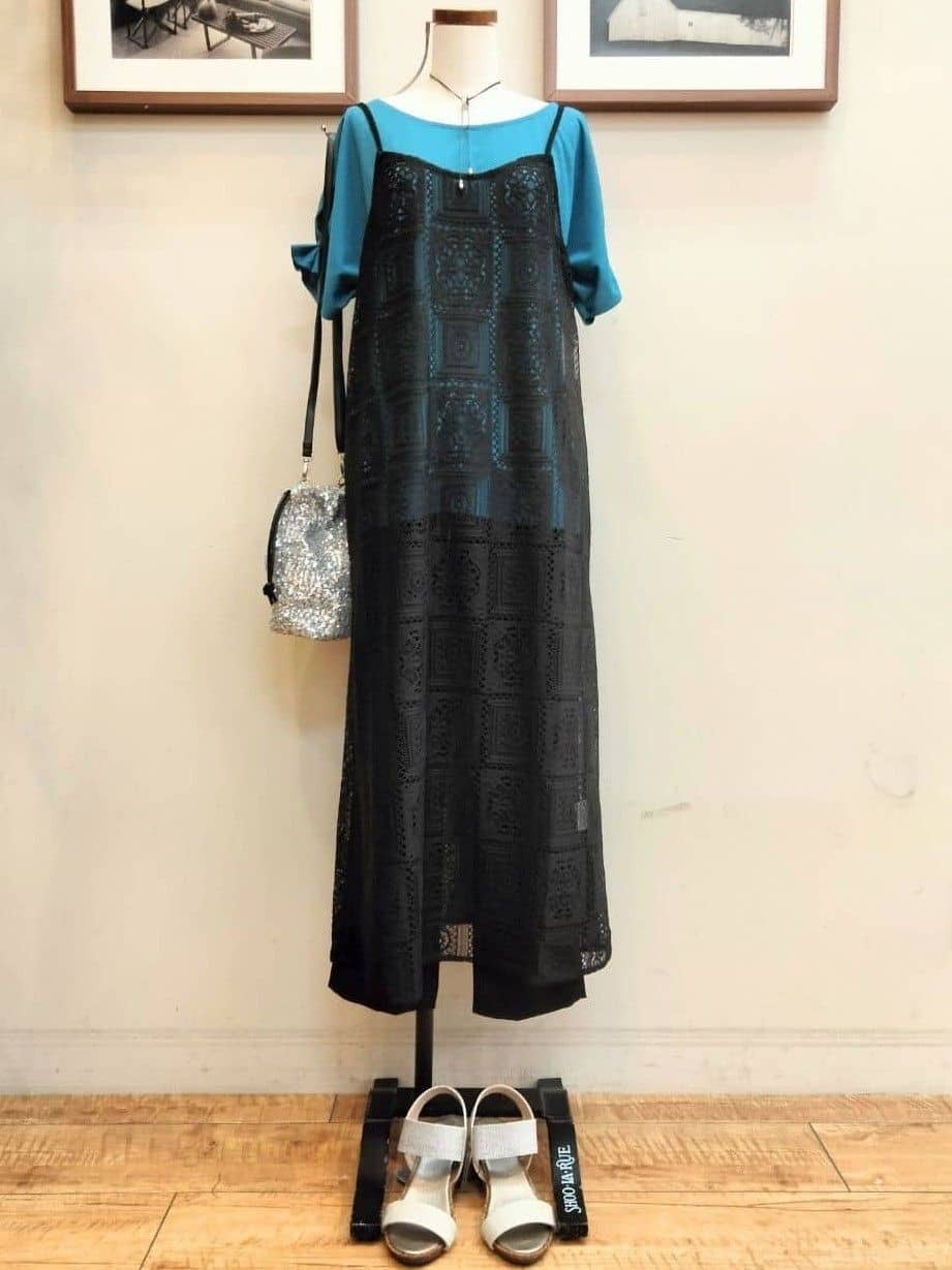 うっちーさんの「SHOO･LA･RUE｜【UV/さらさらタッチ】女性らしさ漂う 5分袖ボレロカーディガン」を使ったコーディネート