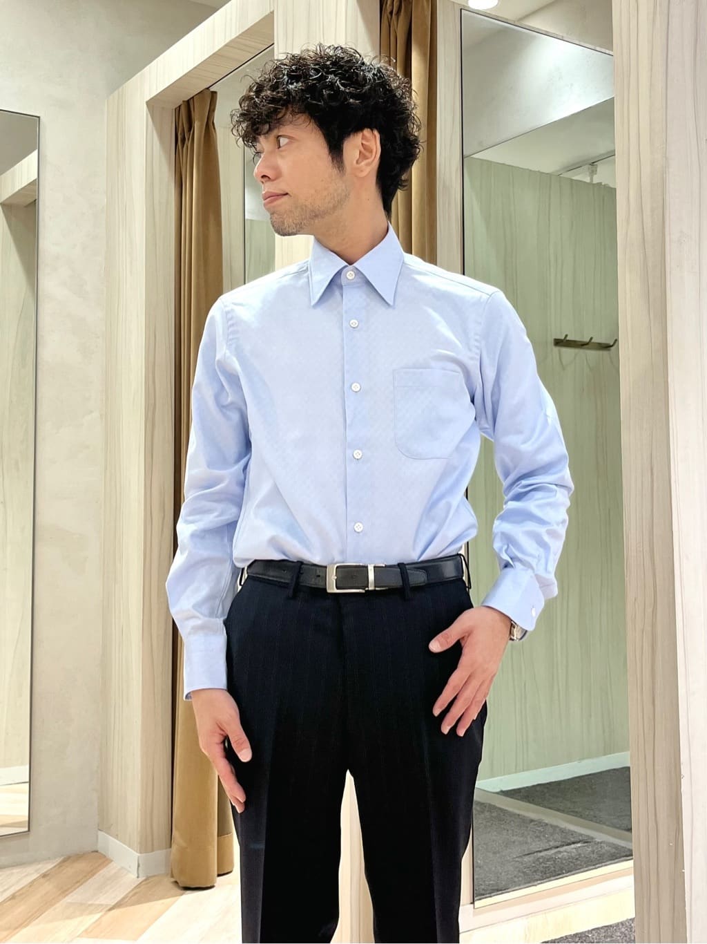 URAさんの「TAKEO KIKUCHI｜【THE FLAGSHIP】矢絣 ストライプ スーツ」を使ったコーディネート