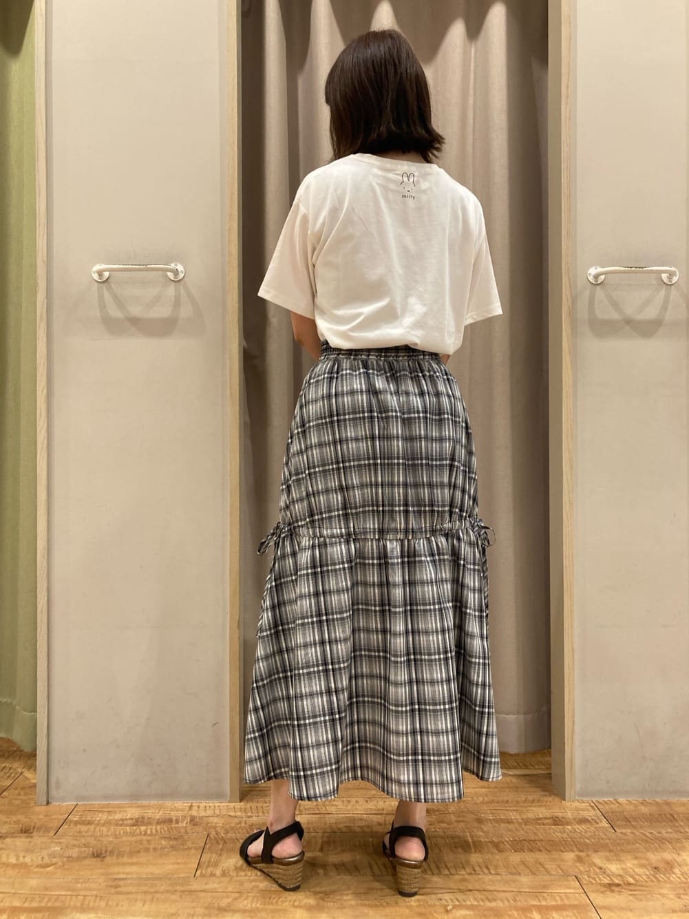 hashiさんの「SHOO･LA･RUE｜【miffy】グラフィックTシャツ」を使ったコーディネート