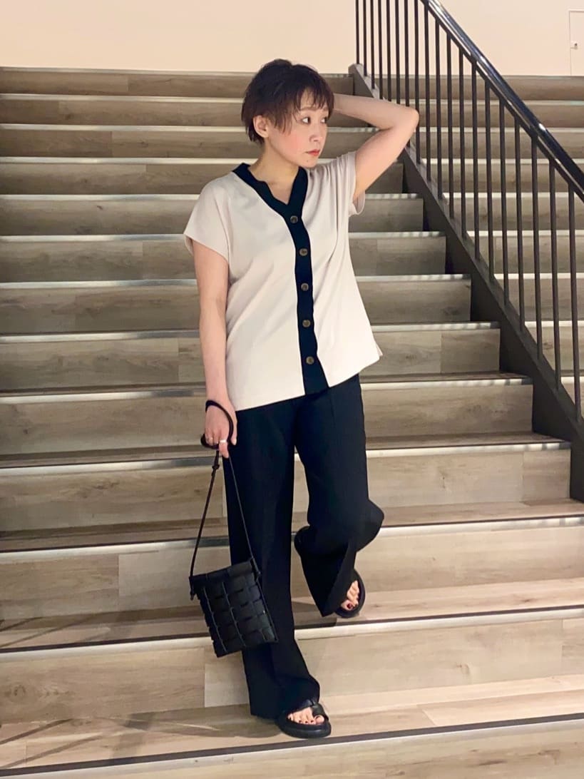 mari_831さんの「UNTITLED｜【接触冷感/UVカット/ウエストゴム】センタープレスツイルパンツ」を使ったコーディネート