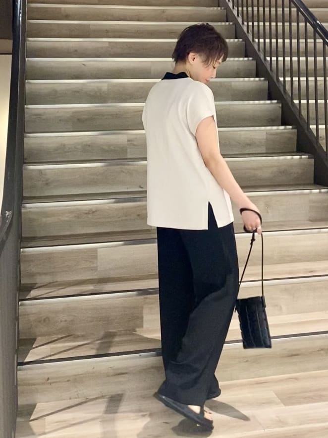 mari_831さんの「UNTITLED｜【接触冷感/UVカット/ウエストゴム】センタープレスツイルパンツ」を使ったコーディネート