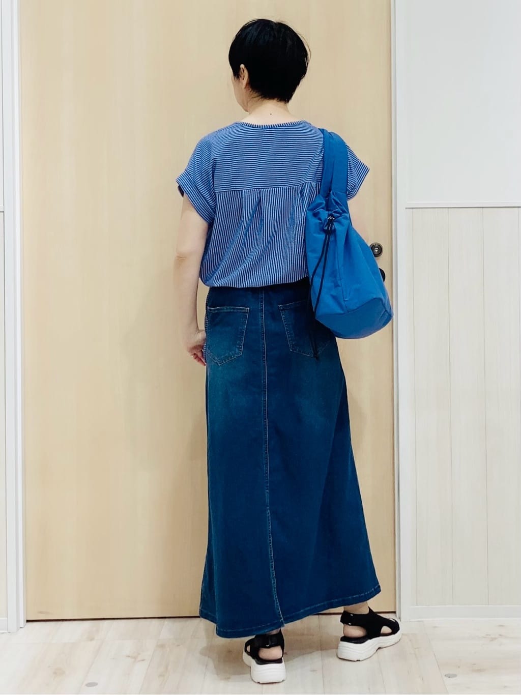 ノンさんの「SHOO･LA･RUE｜◆【洗える/S-LL】大人カジュアル デニムロングスカート」を使ったコーディネート