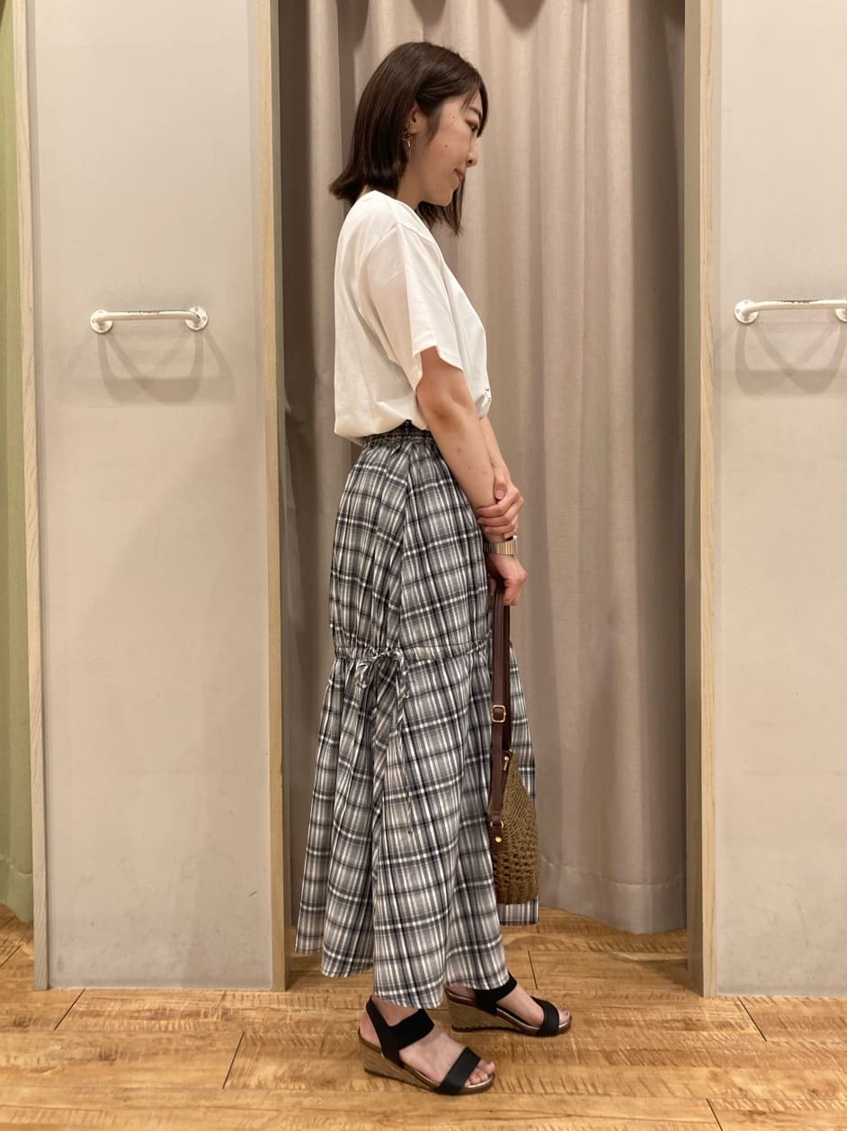 hashiさんの「SHOO･LA･RUE｜【miffy】グラフィックTシャツ」を使ったコーディネート