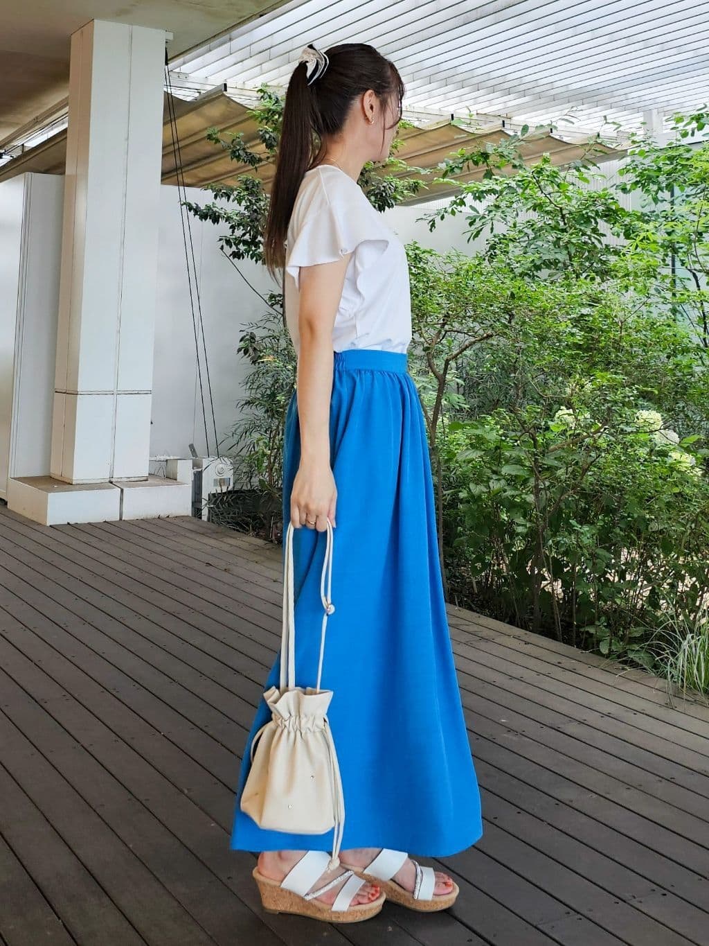 ゆゆさんの「SHOO･LA･RUE｜【汗ジミ防止/ひんやり/UV】フリルスリーブTシャツ」を使ったコーディネート