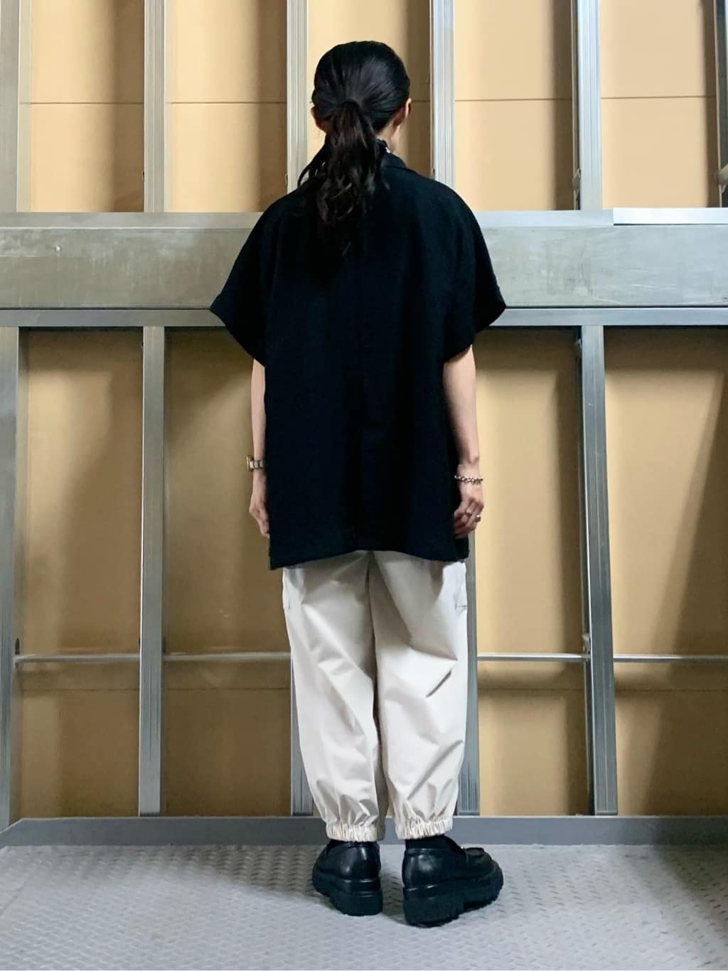 sahoさんの「THE SHOP TK｜さらさらフレアスリーブサマーニット【毛玉になりにくい/UV/洗濯機OK】」を使ったコーディネート
