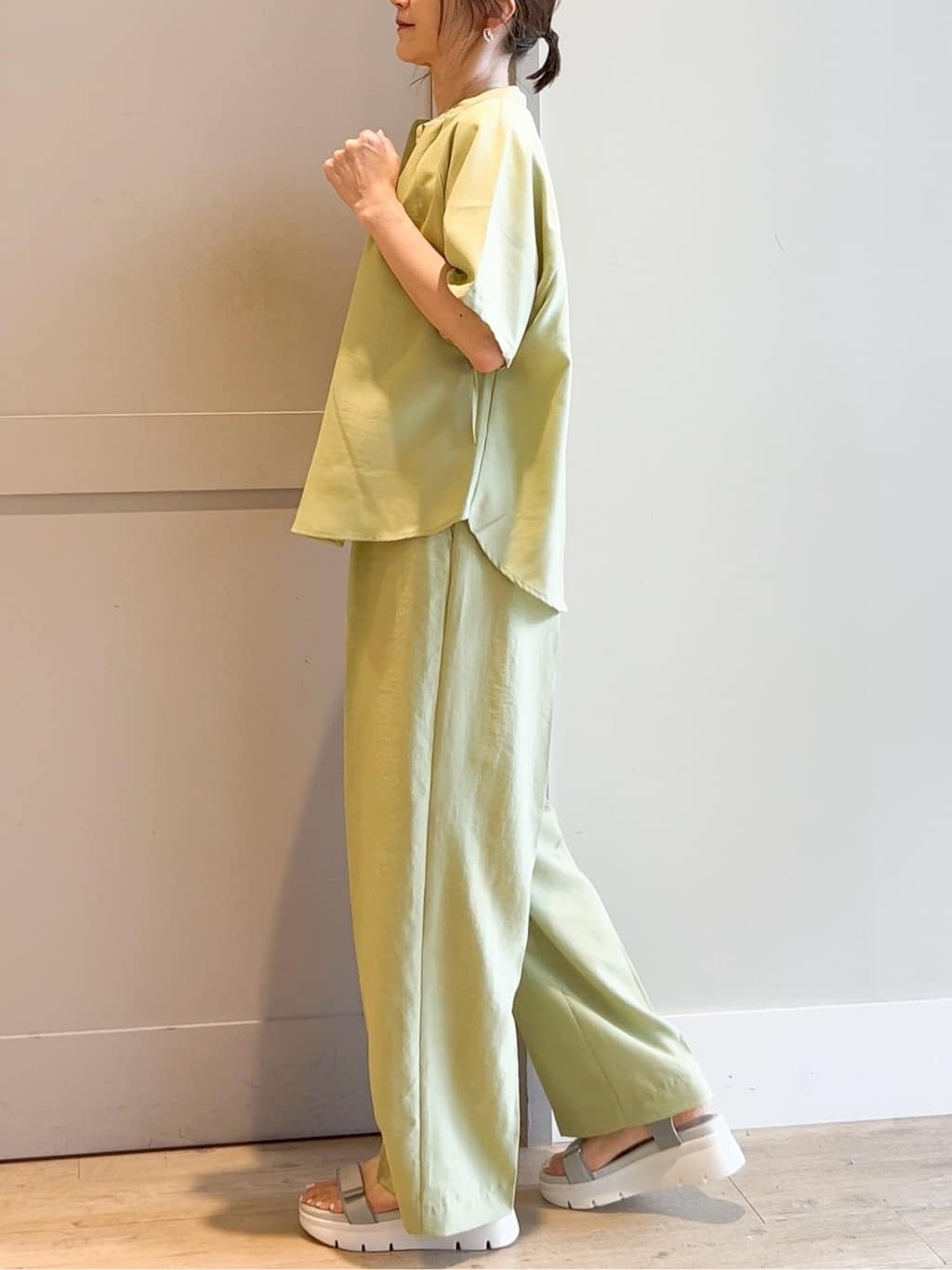 yamakoさんの「grove｜【Lee&times;grove別注】PRINT　SLEEVELESS T-SHIRTS」を使ったコーディネート