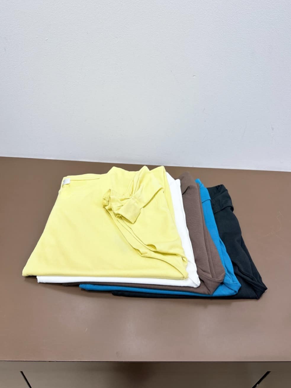 Yossyさんの「SHOO･LA･RUE｜【S-LL/UV/プチプラ】お袖タックで好印象 デザインTシャツ」を使ったコーディネート