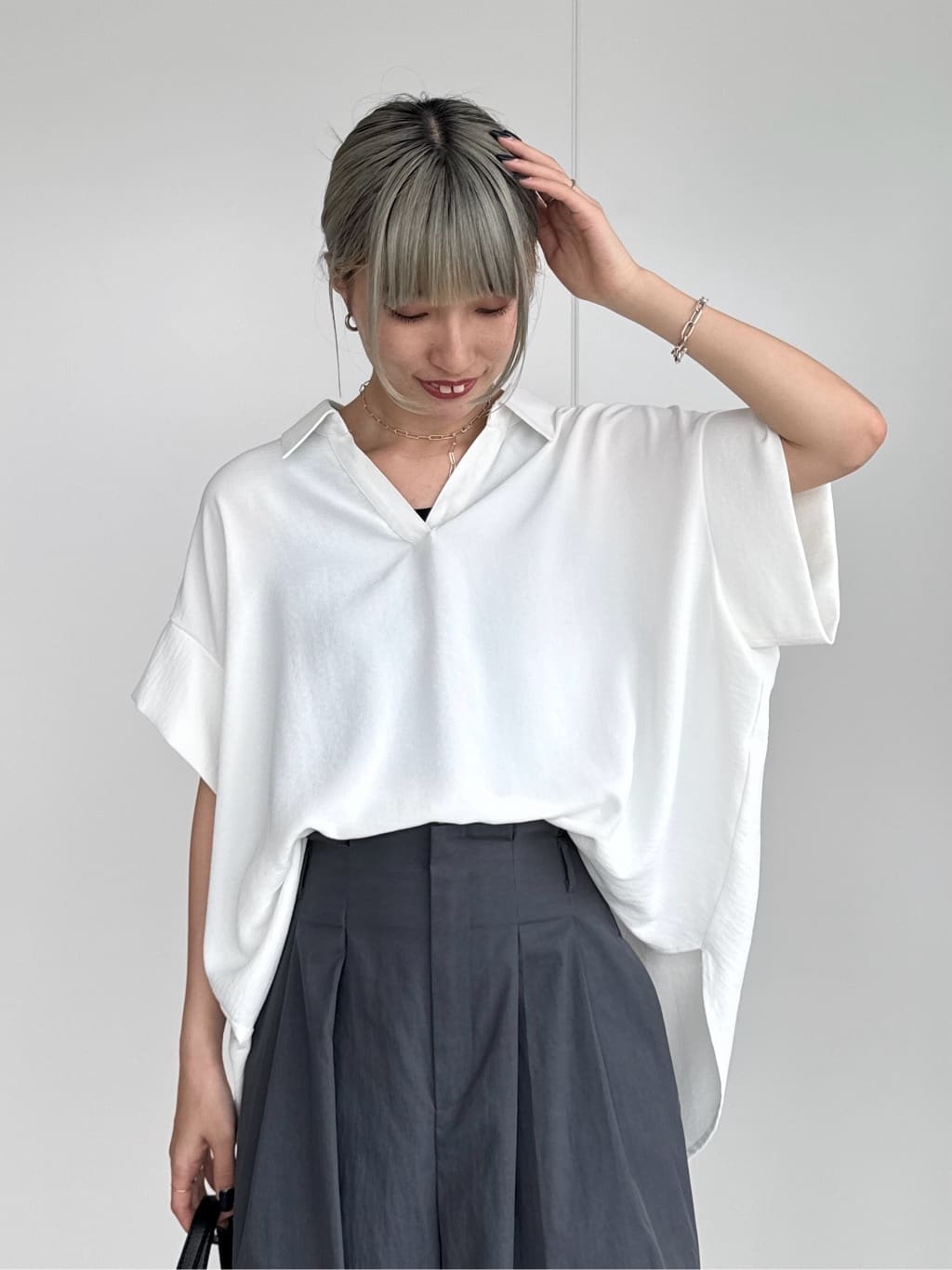 omaさんの「THE SHOP TK｜◆スキッパーシャツ【防シワ/接触冷感/洗濯機OK/セットアップ可】」を使ったコーディネート